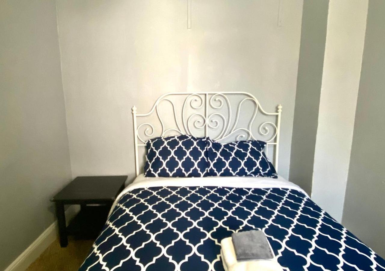 Clover 2900 - Apartment And Rooms With Private Bathroom Near Washington Ave South Philly Филадельфия Номер фото