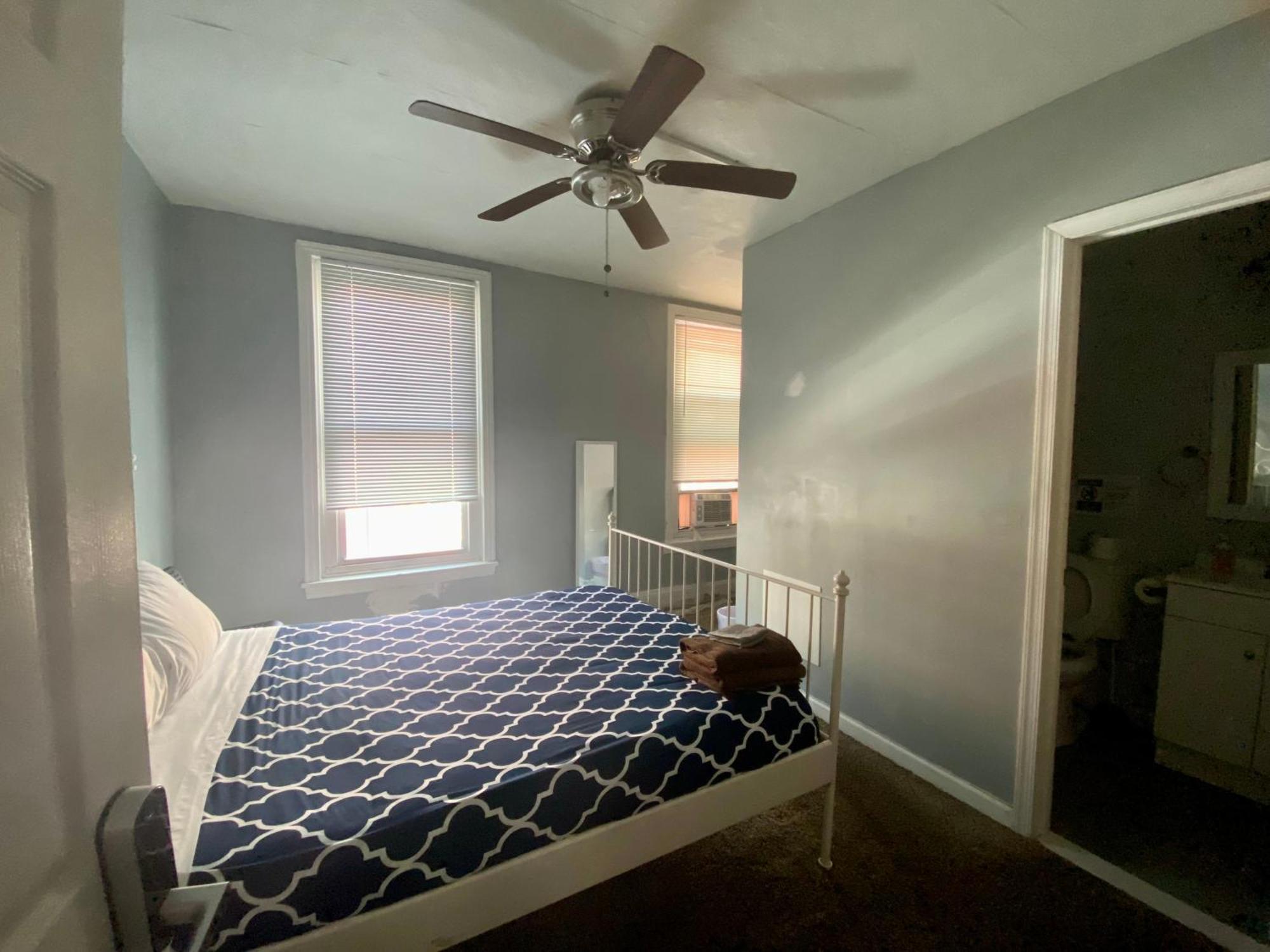 Clover 2900 - Apartment And Rooms With Private Bathroom Near Washington Ave South Philly Филадельфия Номер фото